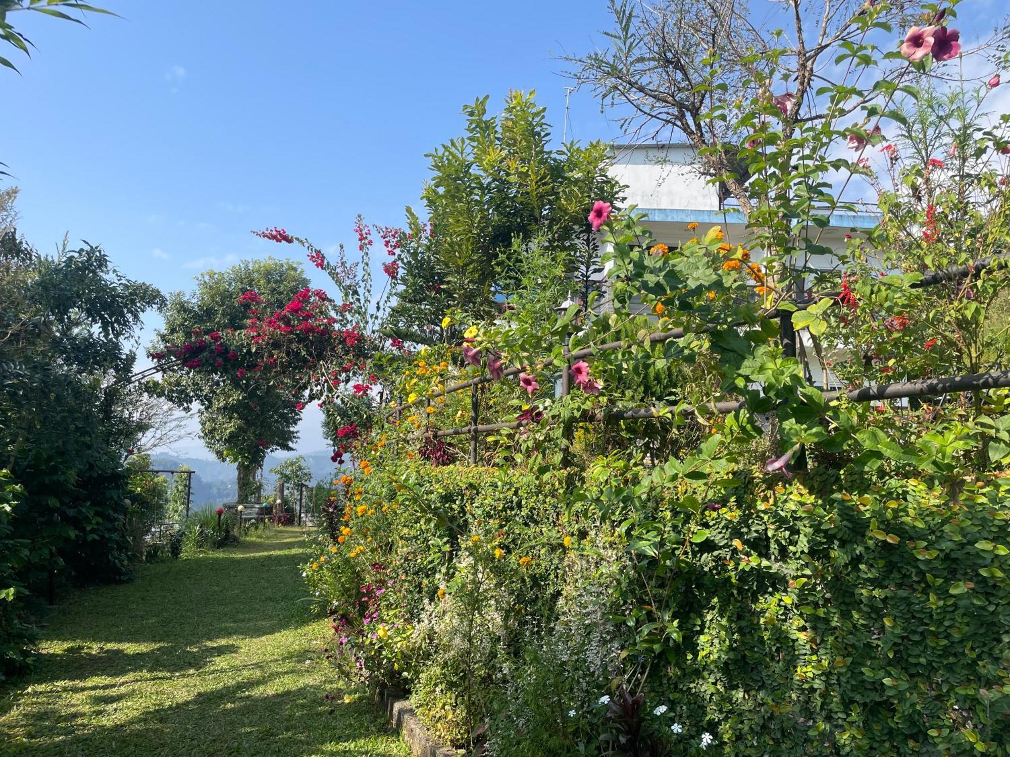 Himalaya Serene View Guest House & Farm Stay Deorāli Exteriér fotografie