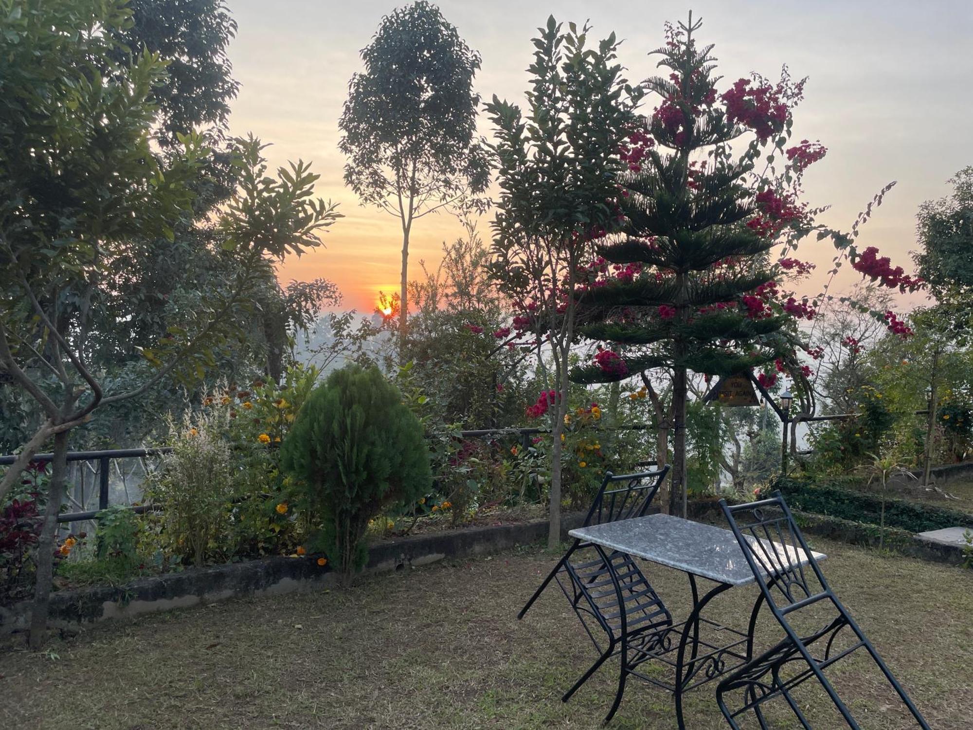 Himalaya Serene View Guest House & Farm Stay Deorāli Exteriér fotografie